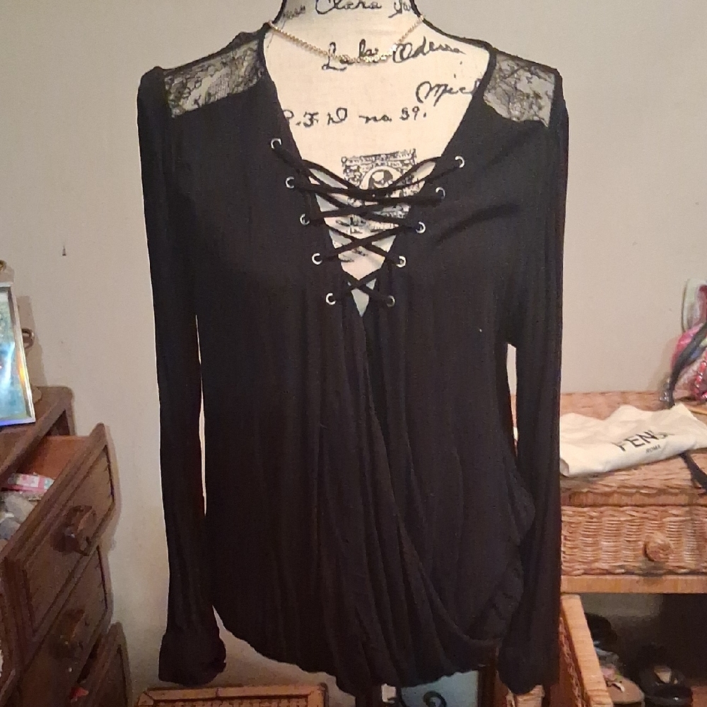 Rock & Republic Black Lace-Up Women's Top - Picture 1 of 7